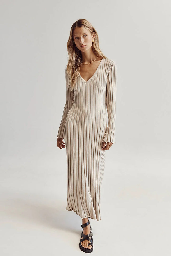 Portmans Dress – Cozy & Stylish Fall Maxi Knit Dress